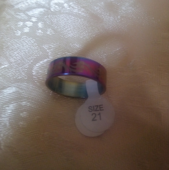 Ring - Picture 3 of 3